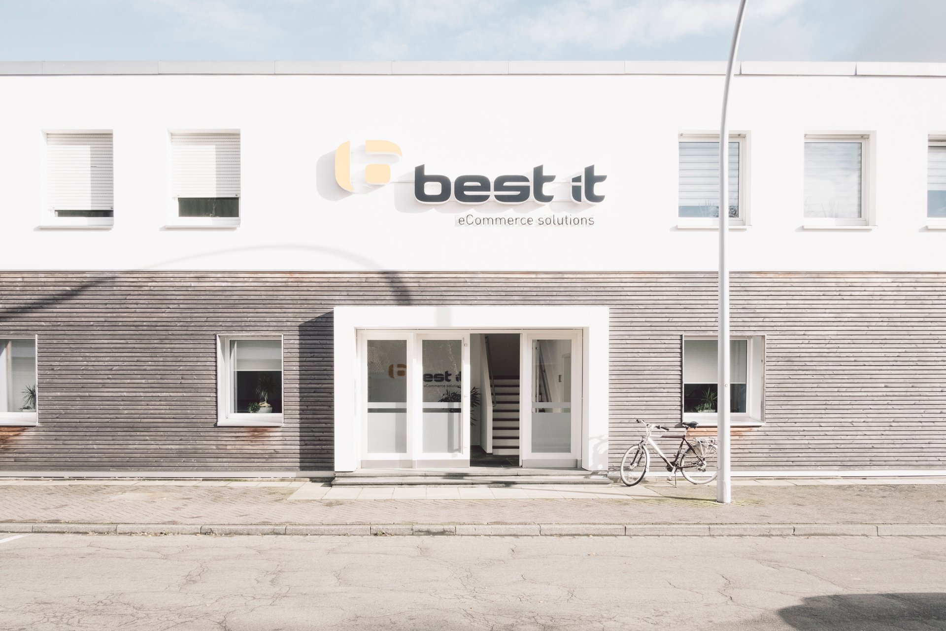 best it Bürogebäude Außenansicht